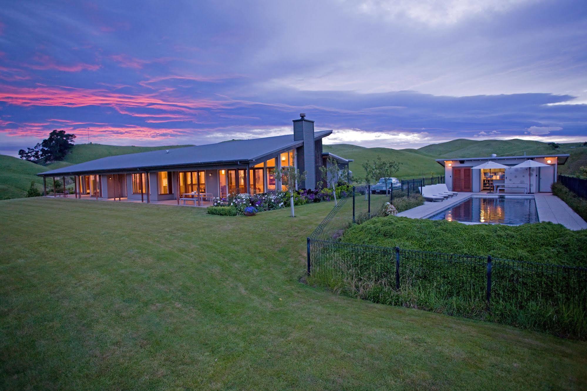 Millar Road Villa Hastings Bagian luar foto