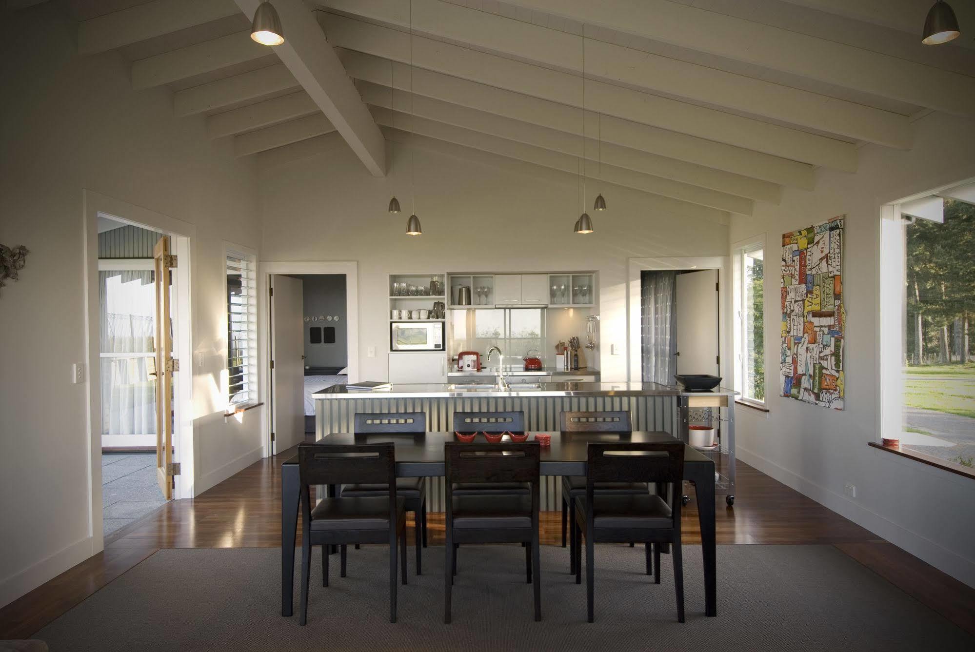 Millar Road Villa Hastings Bagian luar foto